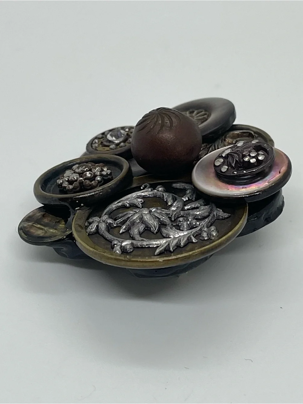 Hand Crafted Antique Buttons Silver Bronze Gold Metal Brooch NWT